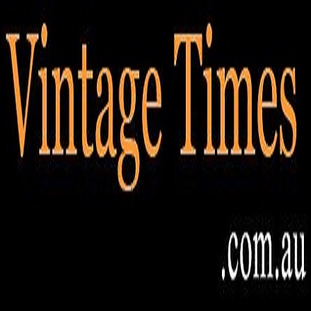 Wide yellow gold band with solitaire diamond - Vintage Times